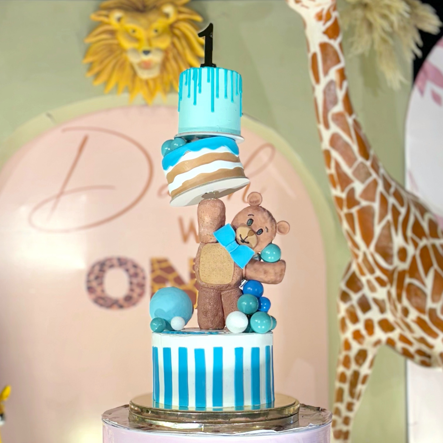 Bear Lift Gravity Cake
